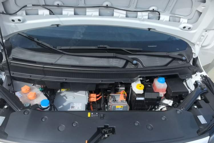 Used AION Y 2022 Plus 70 Smart Edition Engine Bay
