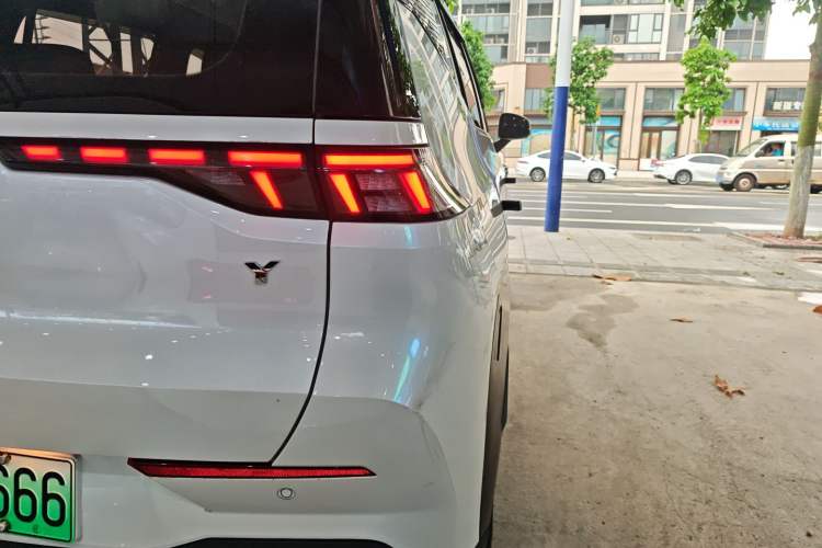 Used AION Y 2022 70 Intelligent Edition Lithium Iron Phosphate Exterior 3