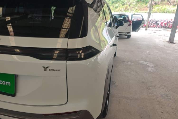 Used AION Y 2022 Plus 70 Smart Edition Exterior 3