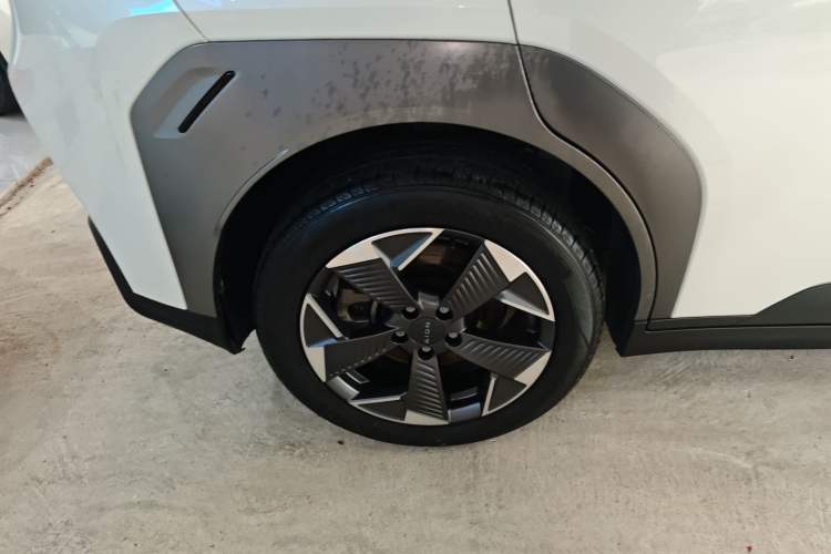 Used AION Y 2022 70 Intelligent Edition Lithium Iron Phosphate Exterior 5