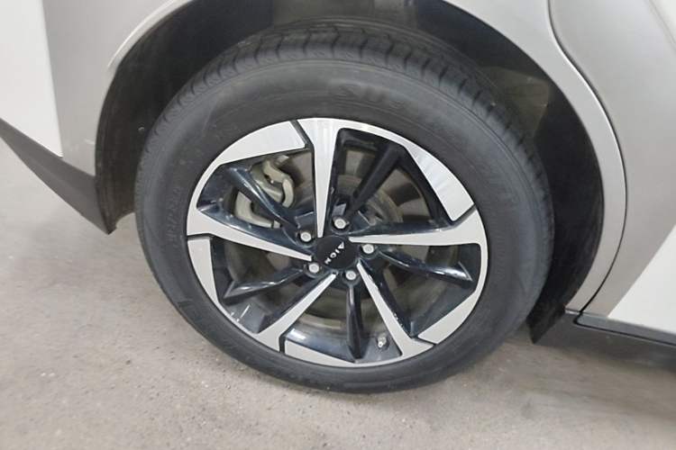 Used AION Y 2022 Plus 70 Smart Edition Exterior 5