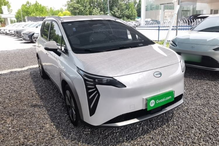 Used AION Y 2022 Plus 70 Smart Edition Front Right 45 Deg