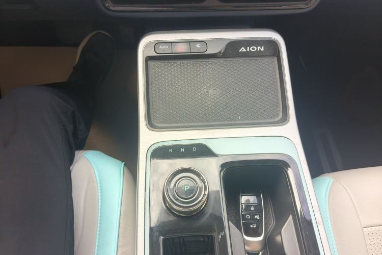Used AION Y 2022 70 Enjoyment Edition Lithium Iron Phosphate Gear Lever