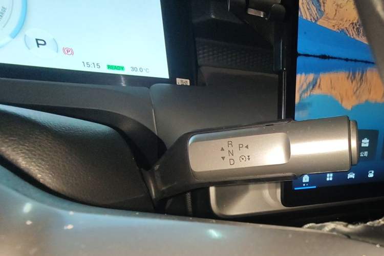 Used AION Y 2022 Plus 70 Enjoy Edition Gear Lever