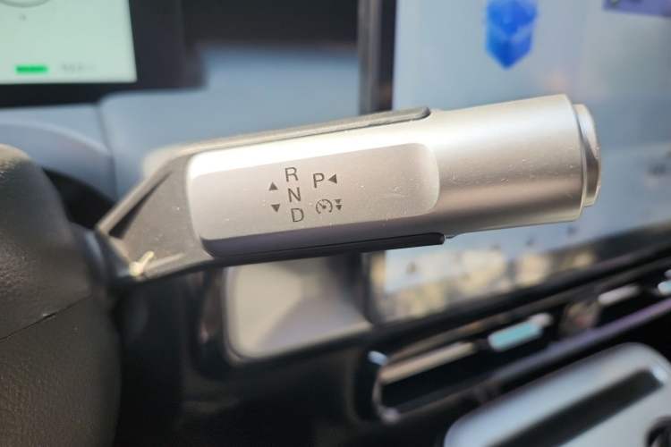 Used AION Y 2022 Plus 70 Smart Edition Gear Lever