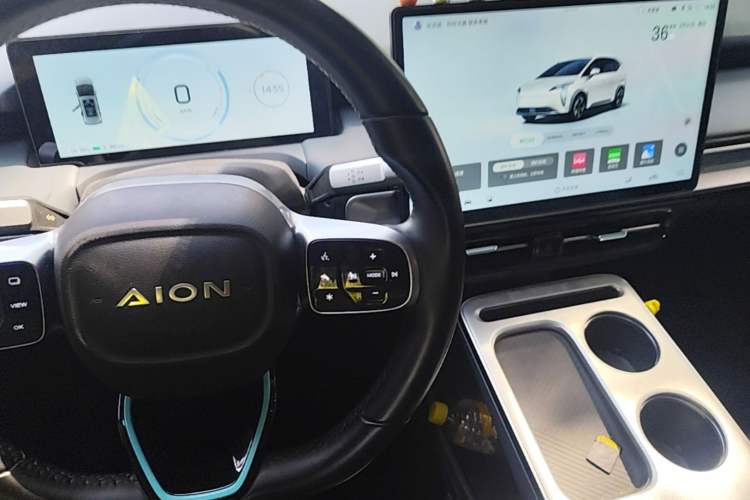 Used AION Y 2022 Plus 80 Smart Edition Gear Lever