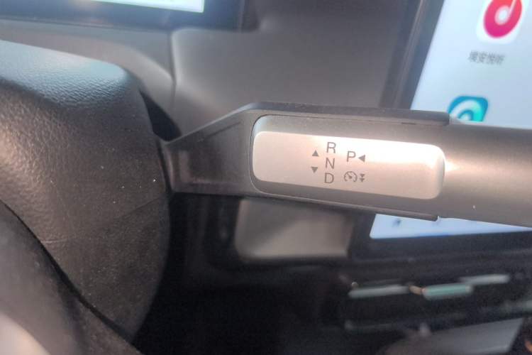 Used AION Y 2022 Plus 80 Enjoy Edition Gear Lever