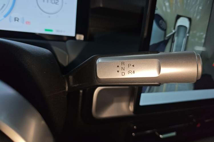 Used AION Y 2022 Plus 70 Smart Edition Gear Lever