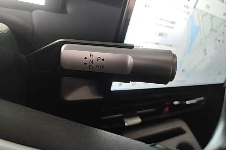 Used AION Y 2022 Plus 70 Enjoy Edition Gear Lever