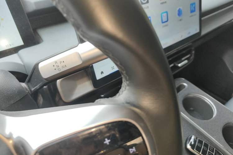 Used AION Y 2022 Plus 70 Enjoy Edition Gear Lever