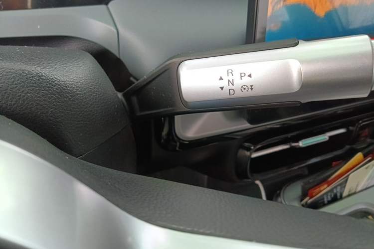 Used AION Y 2022 70 Intelligent Driving Version Lithium Iron Phosphate Gear Lever