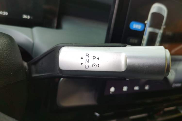 Used AION Y 2022 Plus 70 Enjoy Edition Gear Lever