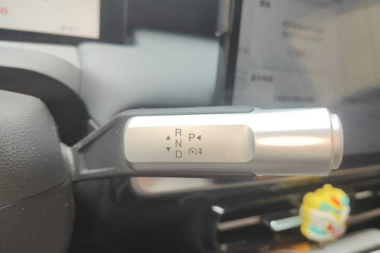 Used AION Y 2022 Plus 70 Smart Edition Gear Lever
