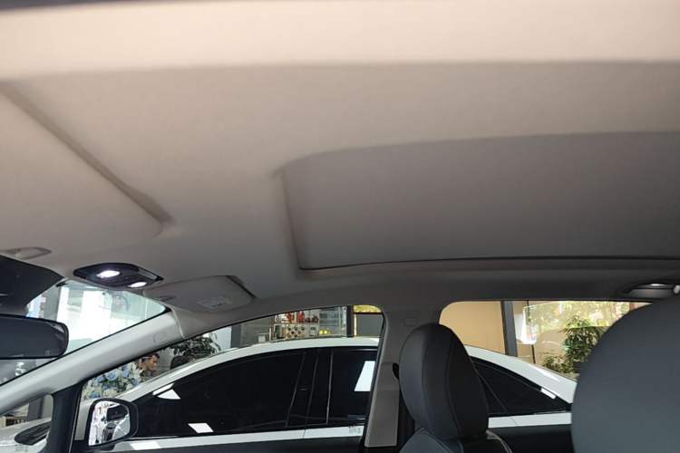 Used AION Y 2022 Plus 70 Smart Edition Headliner