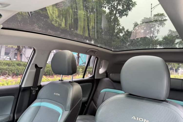 Used AION Y 2022 Plus 70 Smart Edition Headliner