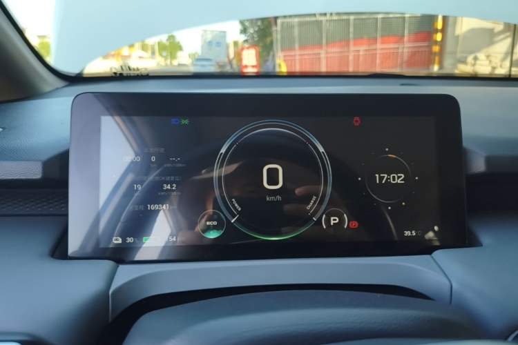 Used AION Y 2022 Plus 70 Smart Edition Instrument Cluster
