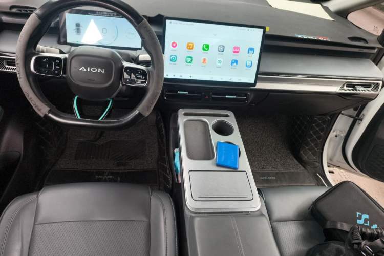 Used AION Y 2022 Plus 70 Smart Edition Interior 2