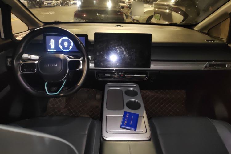 Used AION Y 2022 Plus 70 Smart Edition Interior 2