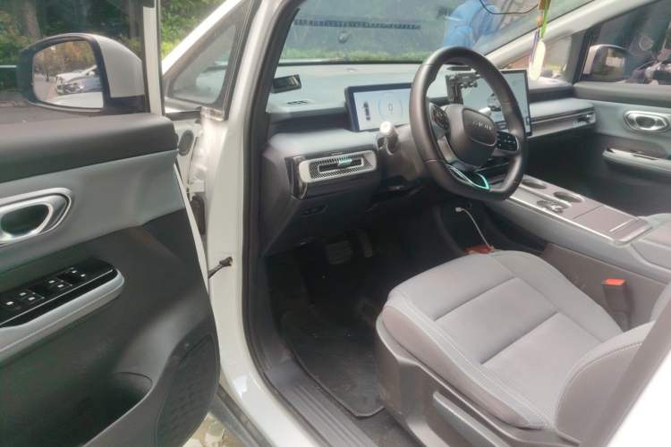 Used AION Y 2022 Plus 70 Enjoy Edition Interior 3