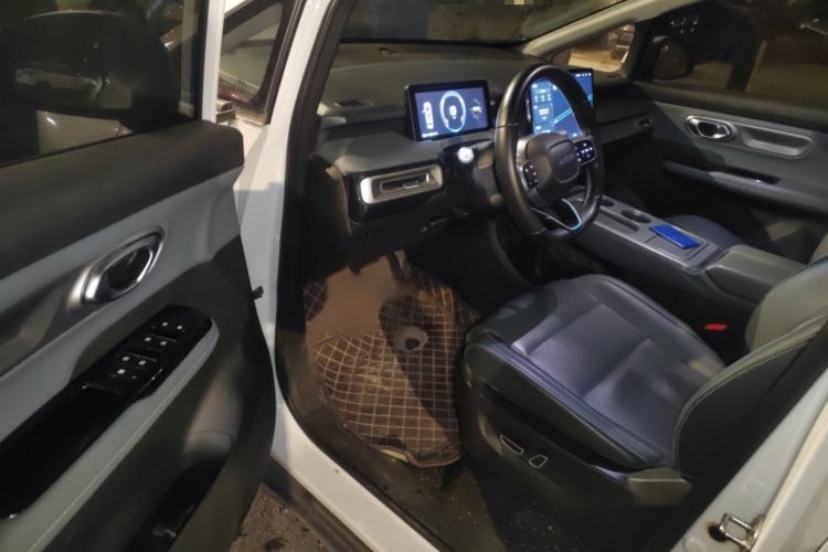 Used AION Y 2022 Plus 70 Smart Edition Interior 3