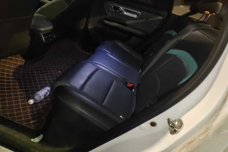 Used AION Y 2022 Plus 70 Smart Edition Interior 4