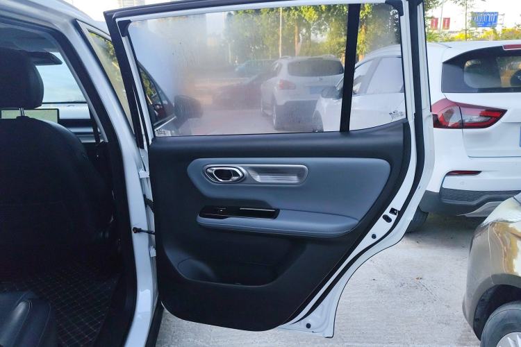 Used AION Y 2022 Plus 70 Smart Edition Interior 6