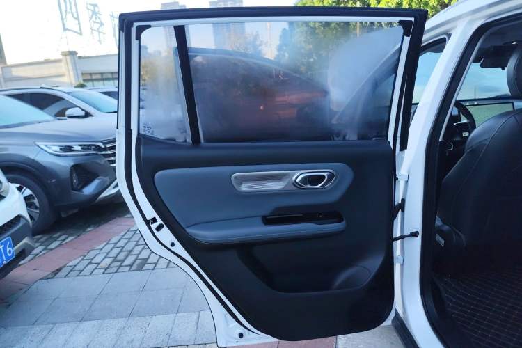 Used AION Y 2022 Plus 70 Smart Edition Interior 8