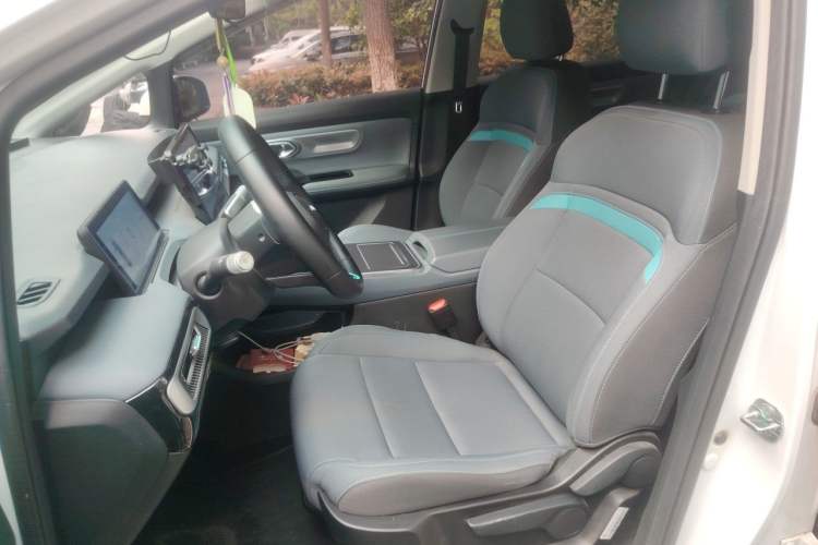 Used AION Y 2022 Plus 70 Enjoy Edition Left Front Seat