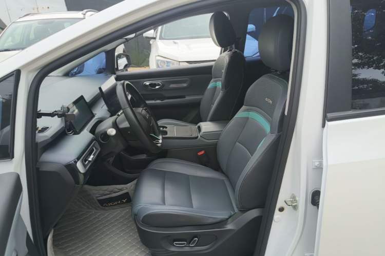Used AION Y 2022 Plus 70 Smart Edition Left Front Seat