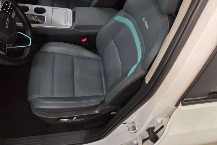 Used AION Y 2022 Plus 70 Smart Edition Left Front Seat
