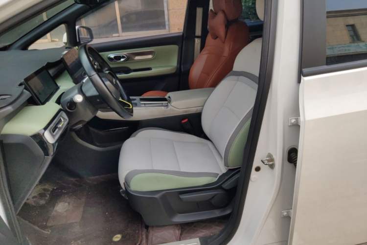 Used AION Y 2022 Plus 80 Enjoy Edition Left Front Seat