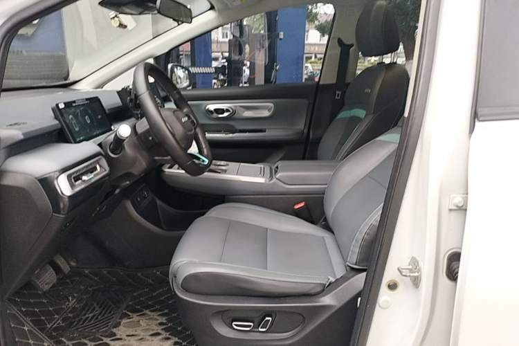Used AION Y 2022 Plus 70 Smart Edition Left Front Seat