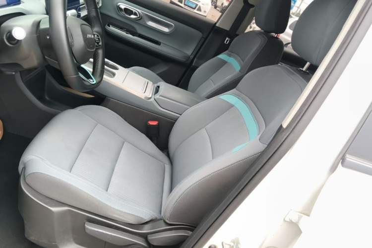 Used AION Y 2022 Plus 70 Enjoy Edition Left Front Seat