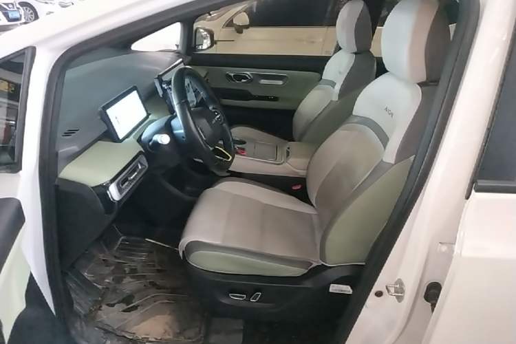Used AION Y 2022 Plus 70 Smart Edition Left Front Seat