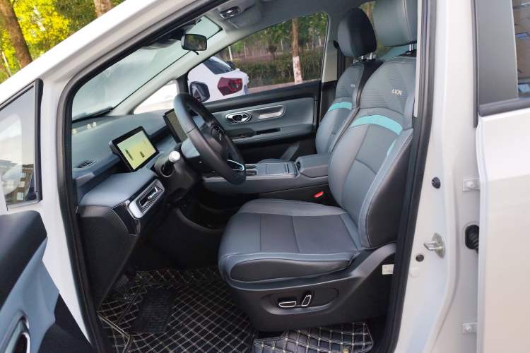 Used AION Y 2022 Plus 70 Smart Edition Left Front Seat
