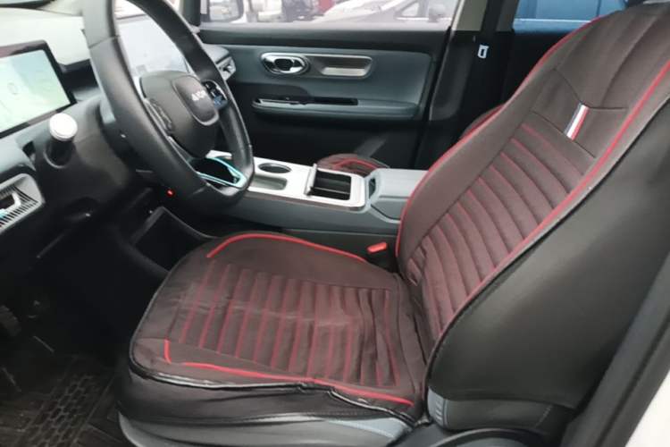 Used AION Y 2022 Plus 70 Enjoy Edition Left Front Seat