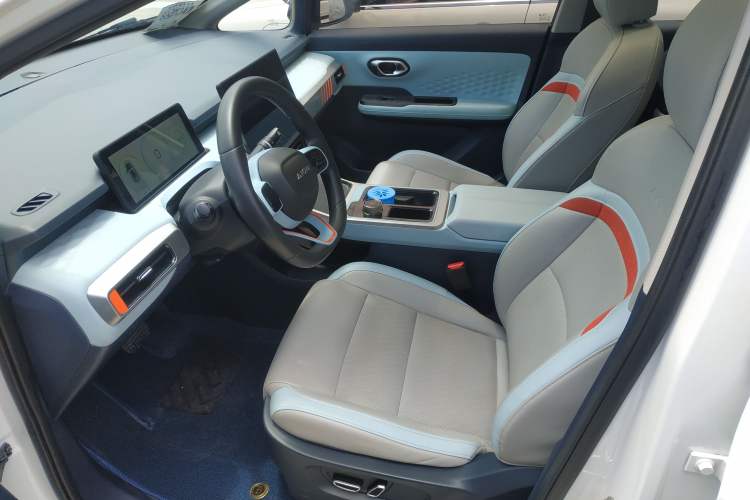 Used AION Y 2022 70 Intelligent Edition Lithium Iron Phosphate Left Front Seat
