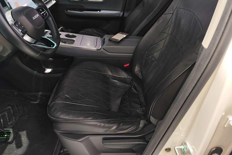 Used AION Y 2022 Plus 70 Enjoy Edition Left Front Seat