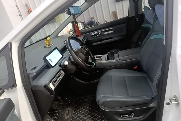 Used AION Y 2022 Plus 70 Smart Edition Left Front Seat