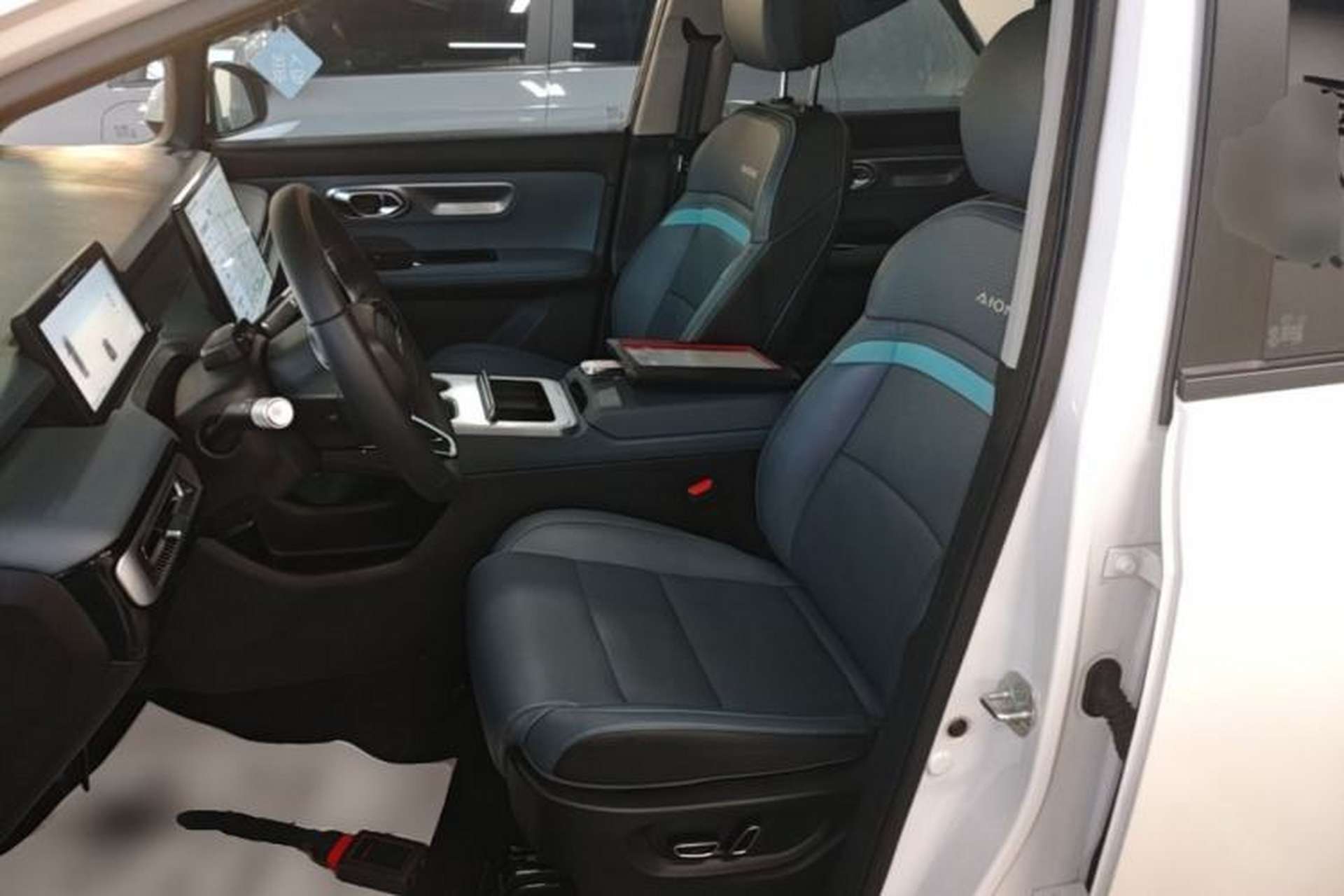 Used AION Y 2022 Plus 70 Tech Edition Left Front Seat