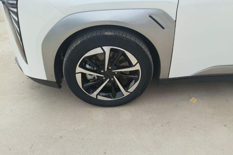 Used AION Y 2022 Plus 70 Smart Edition Left Front Wheel Hub