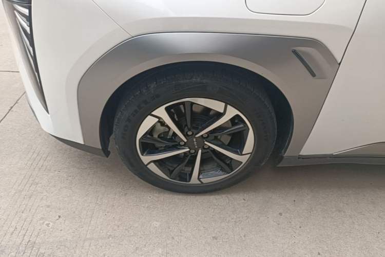 Used AION Y 2022 Plus 70 Smart Edition Left Front Wheel Hub