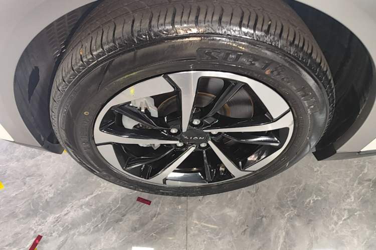 Used AION Y 2022 Plus 70 Smart Edition Left Front Wheel Hub
