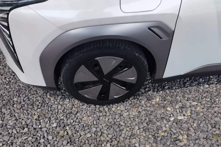 Used AION Y 2022 Plus 70 Smart Edition Left Front Wheel Hub