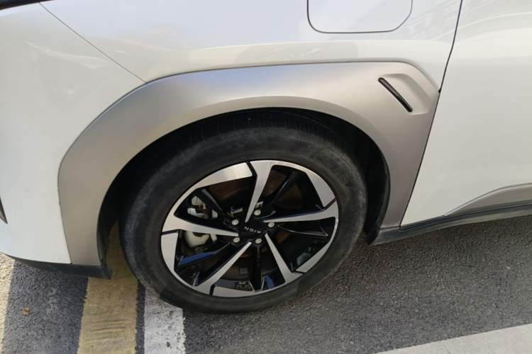 Used AION Y 2022 Plus 70 Smart Edition Left Front Wheel Hub