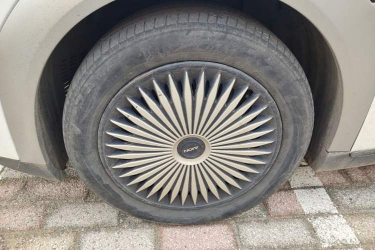 Used AION Y 2022 Plus 80 Enjoy Edition Left Front Wheel Hub