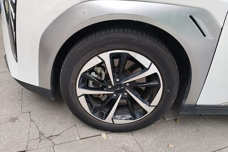 Used AION Y 2022 Plus 70 Smart Edition Left Front Wheel Hub