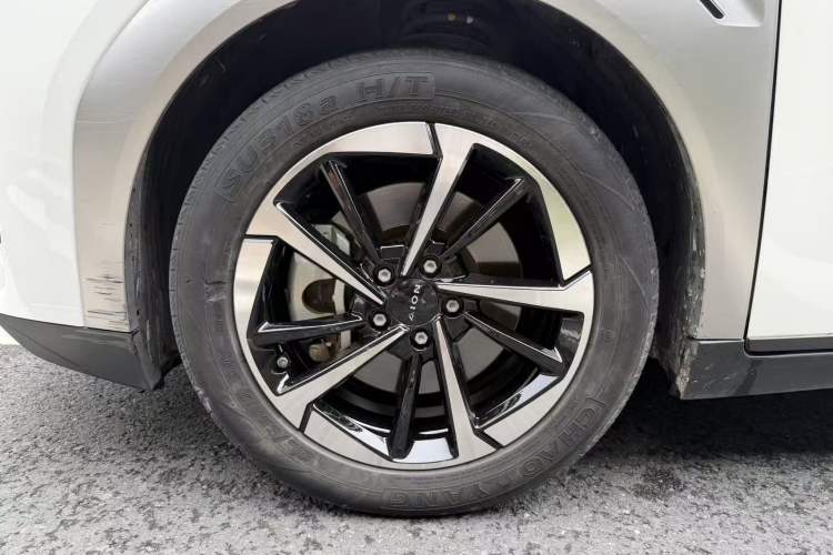Used AION Y 2022 Plus 70 Smart Edition Left Front Wheel Hub