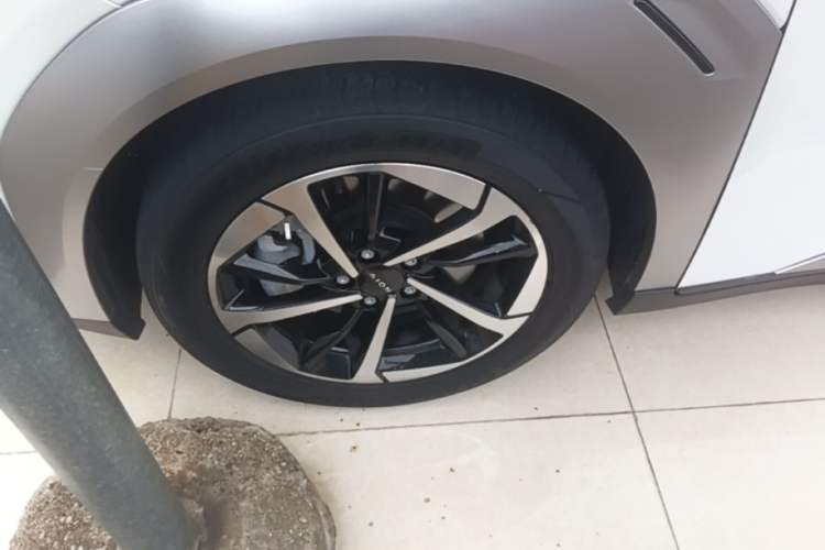 Used AION Y 2022 Plus 70 Smart Edition Left Front Wheel Hub
