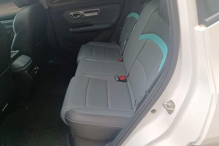 Used AION Y 2022 Plus 70 Smart Edition Left Rear Seat
